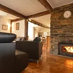 With Sauna In Sourbrodt 펜션 *