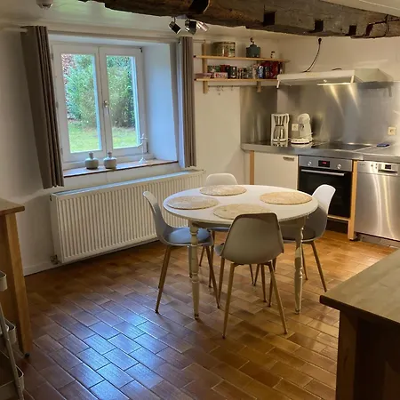 With Sauna In Sourbrodt 펜션 와이메스