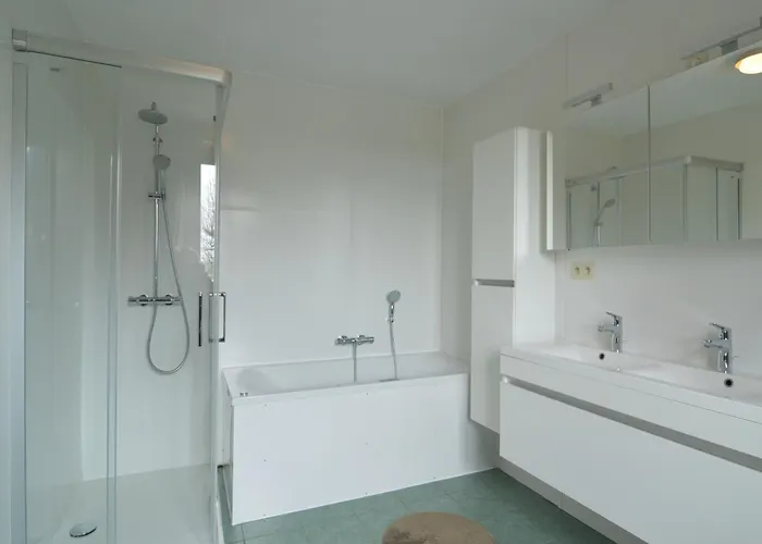 With Sauna In Sourbrodt Waimes